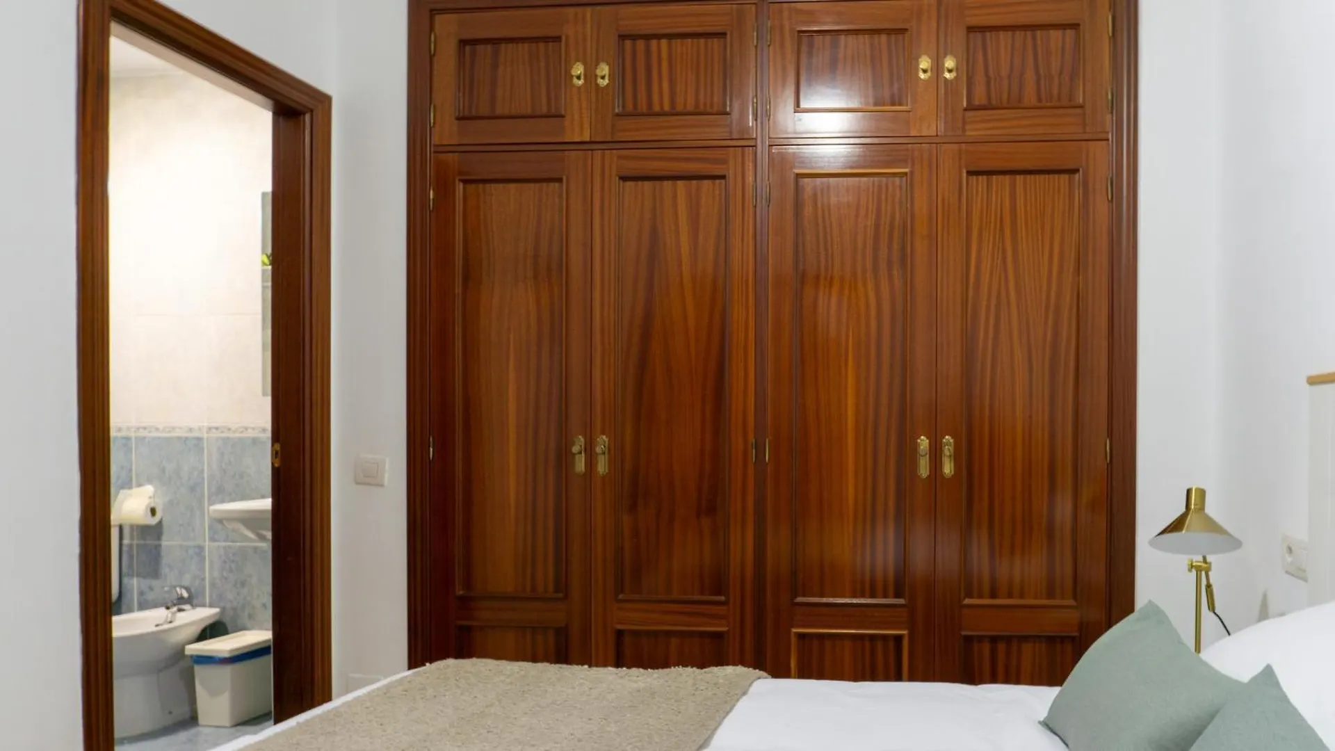 Tuga Dos Aceras 38 Malaga Apartment
